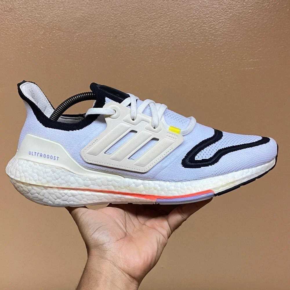Adidas UltraBoost 22 “White Black Solar Red” Running Sneakers 11.5 Women 10 Men